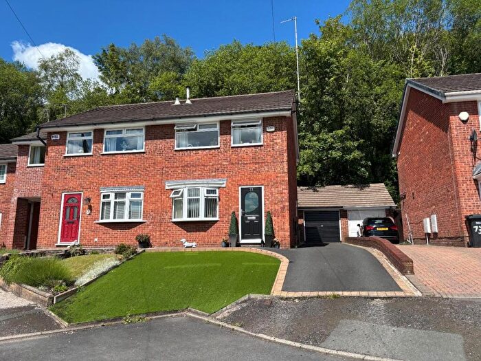 3 Bedroom Semi-Detached House For Sale In Riverside Drive, Radcliffe, Manchester, M26