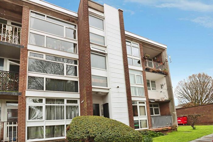 2 Bedroom Apartment For Sale In Hornby Avenue, Bromborough, CH62