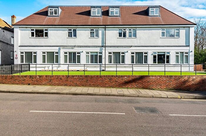 2 Bedroom Flat For Sale In Marion Crescent, Orpington, BR5