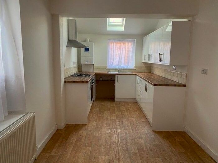 4 Bedroom End Of Terrace House To Rent In Waterloo Road, Southampton, SO15