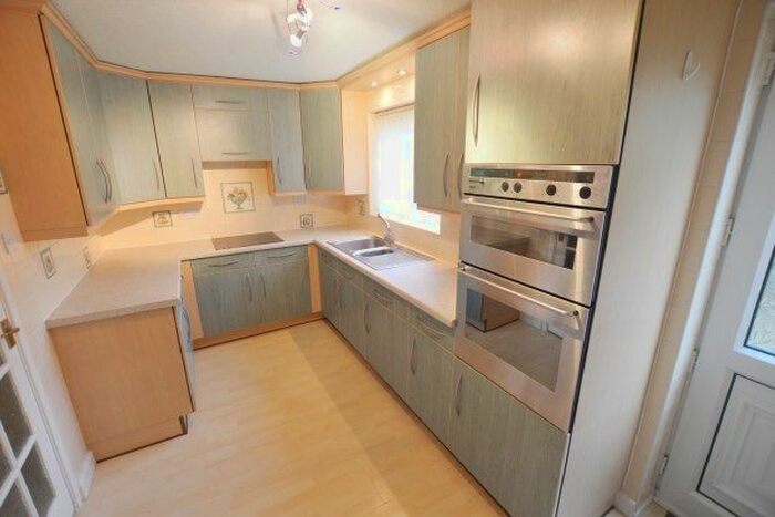 4 Bedroom Detached House To Rent In Stoneacre Avenue, Sheffield, S12