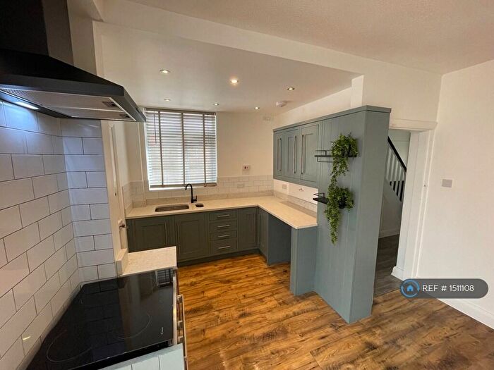 3 Bedroom Semi-Detached House To Rent In Little Glen Road, Glen Parva, Leicester, LE2