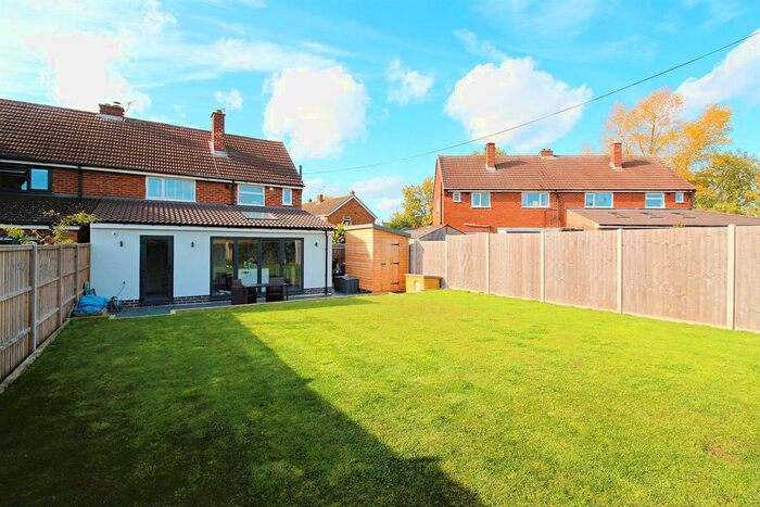 3 Bedroom Semi-Detached House For Sale In Paske Avenue, Gaddesby, Leicester, LE7