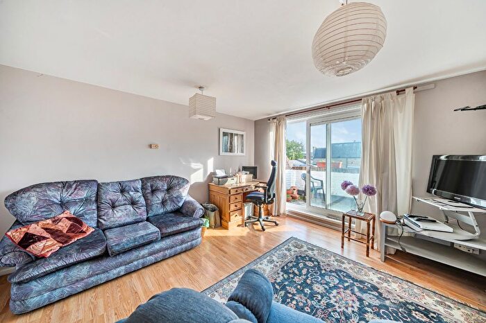 2 Bedroom Property For Sale In Girdlestone Walk, London, N19