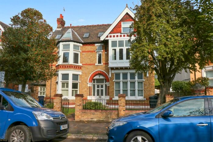 2 Bedroom Flat To Rent In Hamilton Road, London, W5