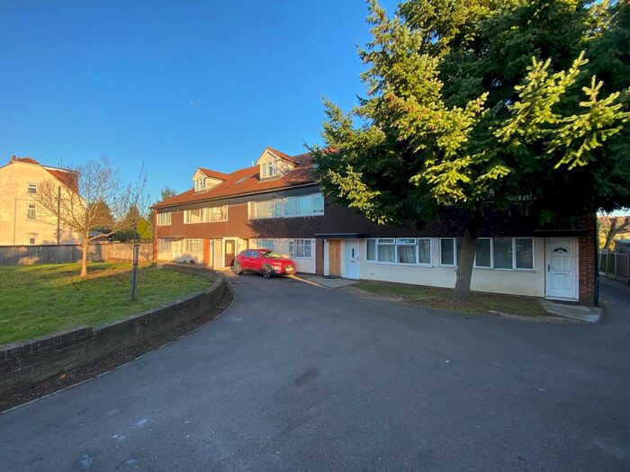 1 Bedroom Flat To Rent In St Barnabus Road, Woodford IG8