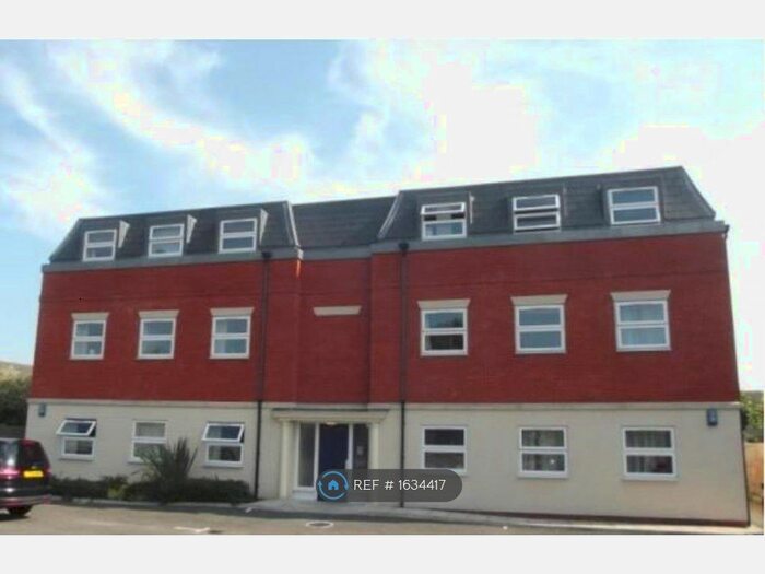 2 Bedroom Flat To Rent In Saffron Drive, Wickford, SS11