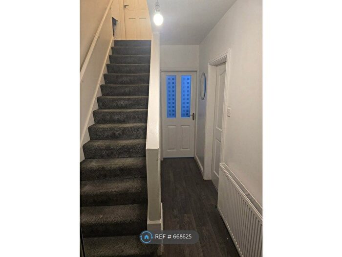 4 Bedroom Semi-Detached House To Rent In Gads Green Crescent, Dudley, DY2