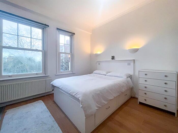 Studio To Rent In Battersea Park Road, Battersea, SW11