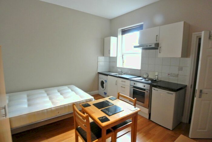 Studio To Rent In West Hendon Broadway, West Hendon, NW9