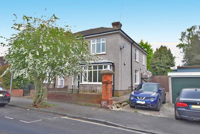 4 Bedroom Semi-Detached House To Rent In Douglas Road, Maidstone, ME16