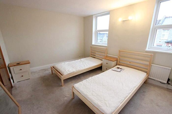 3 Bedroom Apartment To Rent In Bawtry Road, London, N20