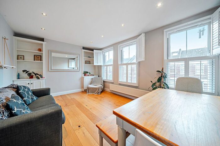 2 Bedroom Flat For Sale In Northlands Street, Camberwell, London, SE5