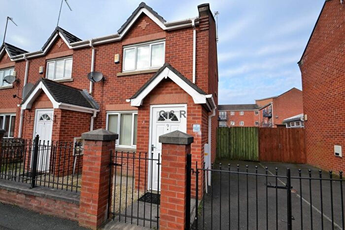 2 Bedroom End Of Terrace House To Rent In Ancroft Street, Manchester, Hulme, M15