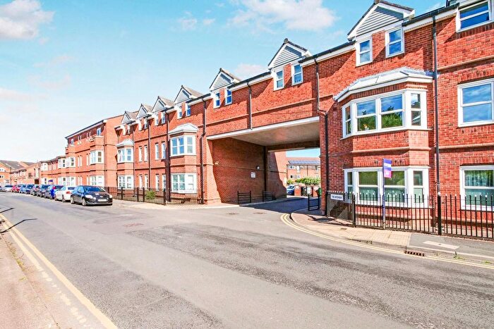 2 Bedroom Flat For Sale In Little Hallfield Road, York, YO31