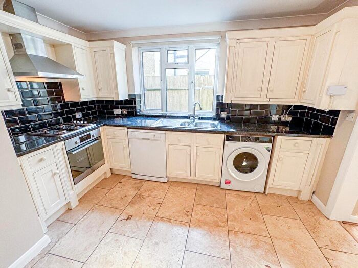 1 Bedroom Ground Maisonette To Rent In Brighton Road, South Croydon, CR2