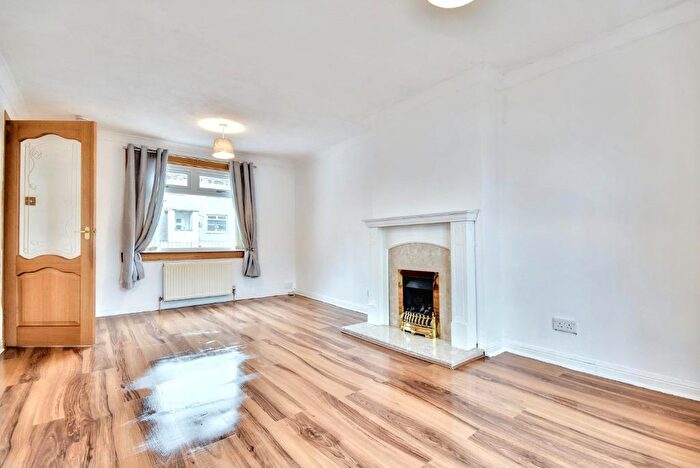 3 Bedroom Terraced House To Rent In Caithness Road, Inverclyde, Greenock, PA16