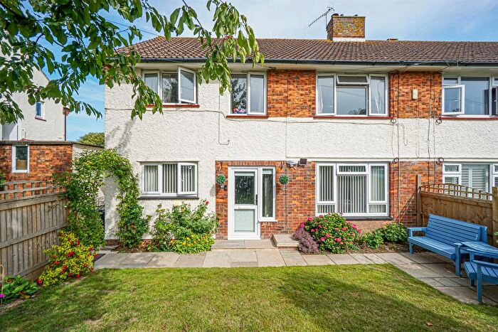 2 Bedroom Flat For Sale In Edinburgh Road, St. Leonards-On-Sea, TN38