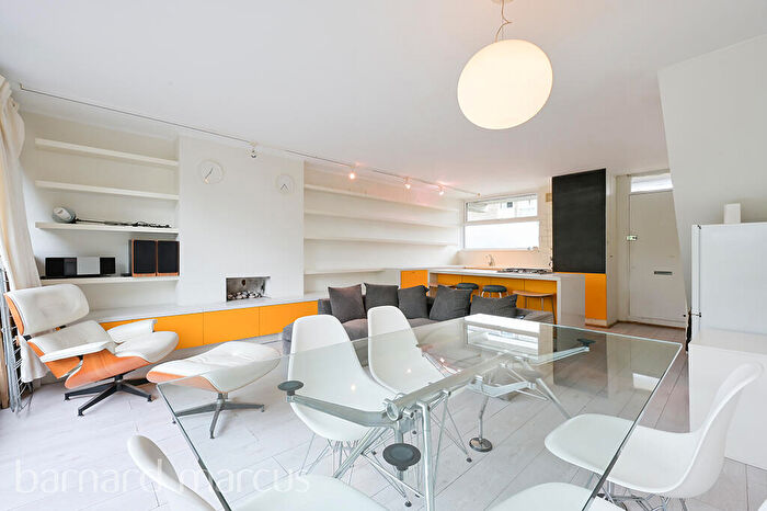 3 Bedroom Apartment To Rent In Westbridge Road, London, SW11