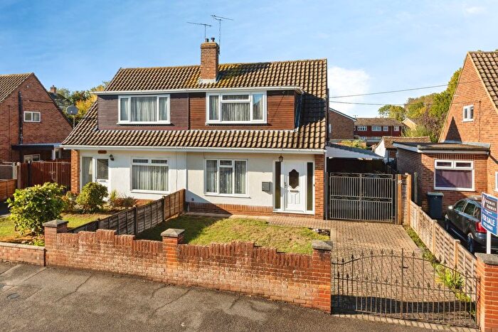 3 Bedroom Semi Detached House For Sale In The Freehold, East Peckham, Tonbridge, Kent, TN12