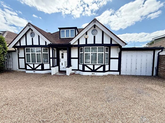 2 Bedroom Property To Rent In Langley Park Road, Iver, SL0