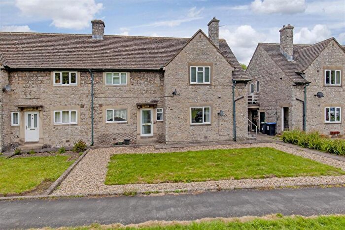 2 Bedroom Apartment For Sale In Holywell, Bakewell, DE45