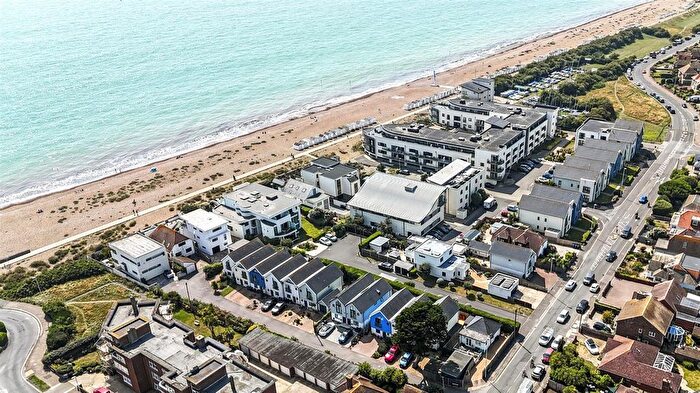 1 Bedroom Flat For Sale In Eirene Road, Goring-By-Sea, Worthing, BN12