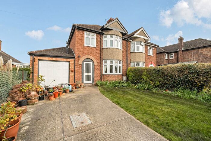 3 Bedroom Detached House For Sale In Queens Road, Thame, Oxfordshire, OX9