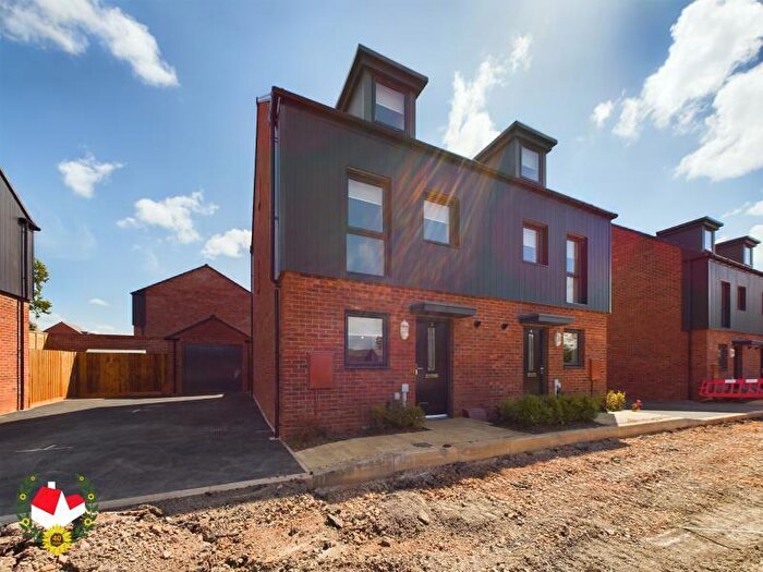 3 Bedroom Semi Detached House To Rent In Williams Crescent, Yate, Bristol, BS37