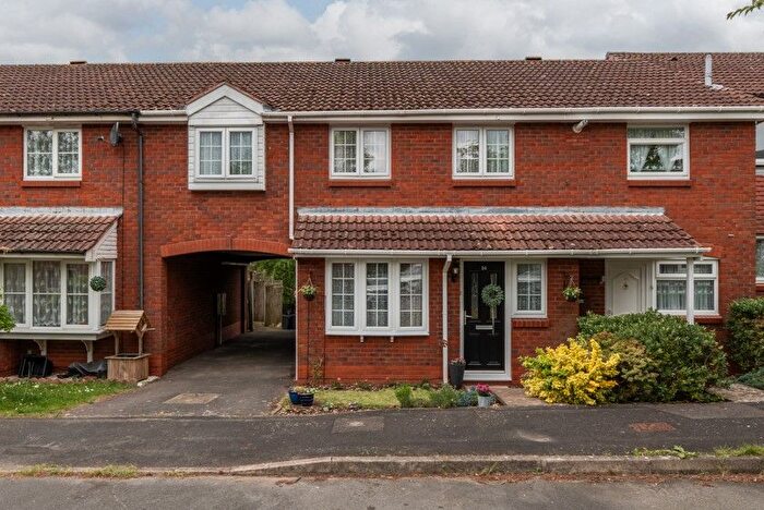 4 Bedroom Terraced House For Sale In Devonshire Gardens, Bursledon, SO31