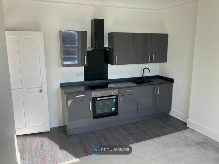 2 Bedroom Flat To Rent In Station Road, Kent, CT8