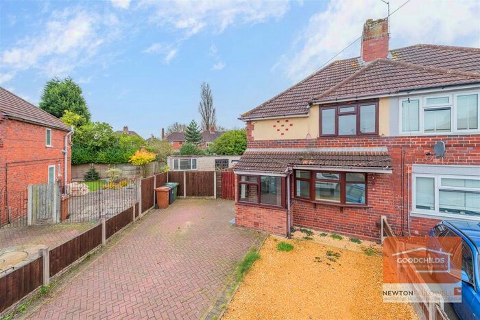 2 Bedroom Semi-Detached House To Rent In Poplar Avenue, Brownhills, Walsall WS8