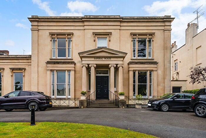 3 Bedroom Flat For Sale In Lypiatt Road, Cheltenham, Gloucestershire, GL50