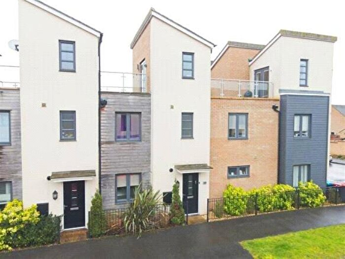 House To Rent In Selkirk Drive, Oakridge Park, Milton Keynes, MK14