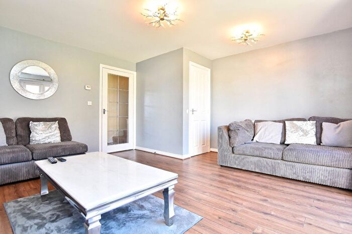 3 Bedroom Semi Detached House For Sale In Ginnell Farm Avenue, Burnedge, Rochdale, Greater Manchester, OL16