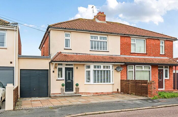 4 Bedroom Semi Detached House For Sale In Six Oaks Road, North Baddesley, Southampton, SO52