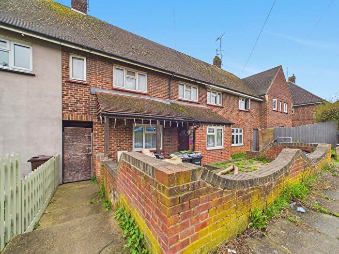 4 Bedroom Terraced House For Sale In Taunton Vale, Gravesend, Kent, DA12