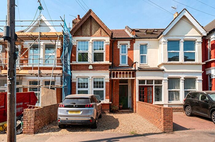 2 Bedroom Flat For Sale In Dyson Road, Leytonstone, Waltham Forest, E11