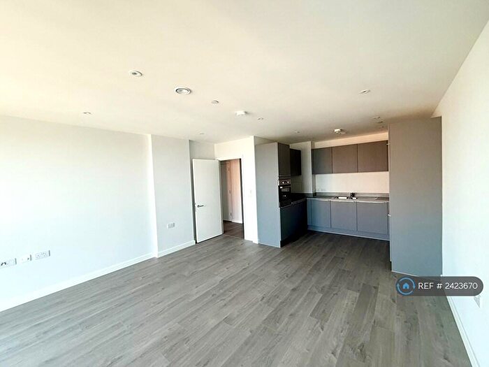 2 Bedroom Flat To Rent In London, London, N17