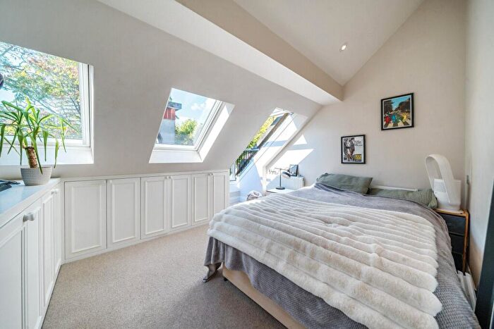 3 Bedroom Flat For Sale In Orville Road, Battersea, London, SW11