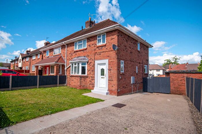 3 Bedroom Semi Detached House For Sale In Chestnut Avenue, Oswestry, SY11