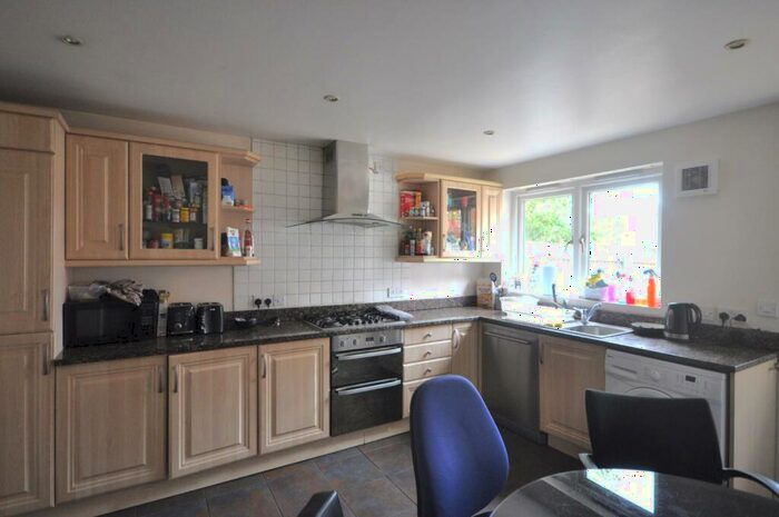 4 Bedroom Semi-Detached House To Rent In Market Street, Exeter, EX1