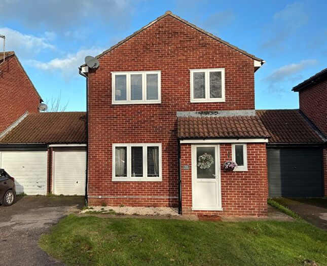 3 Bedroom Detached House To Rent In Frietuna Road, Kirby Cross, Frinton-On-Sea, CO13