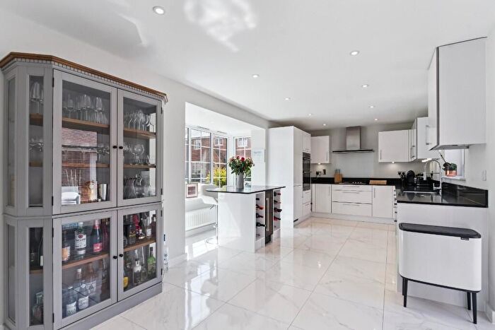 Detached House For Sale In Williamson Way, Pitstone, Leighton Buzzard, Bedfordshire, LU7