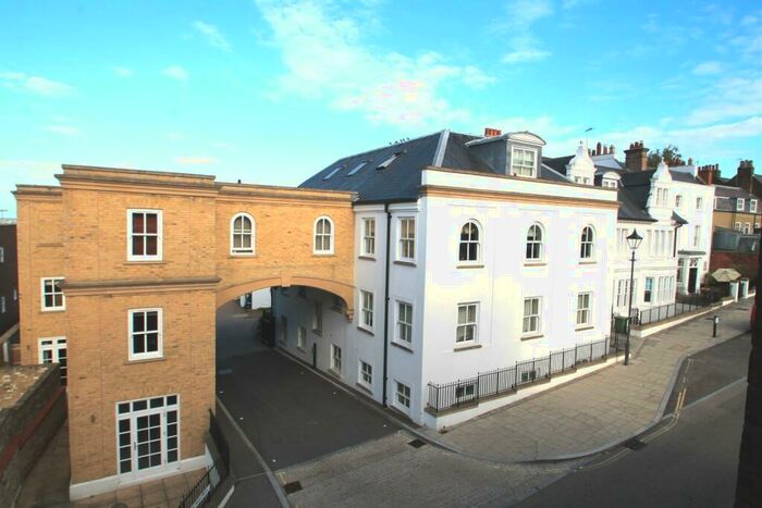 1 Bedroom Flat To Rent In King Henry Mews, Harrow On The Hill, HA2