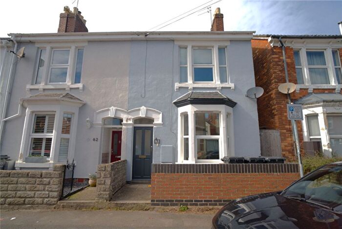 2 Bedroom Maisonette To Rent In Ashford Road, Swindon, Wiltshire, SN1