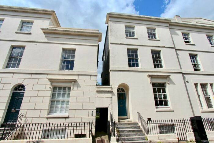 3 Bedroom Apartment To Rent In Rockstone Place, Southampton, SO15