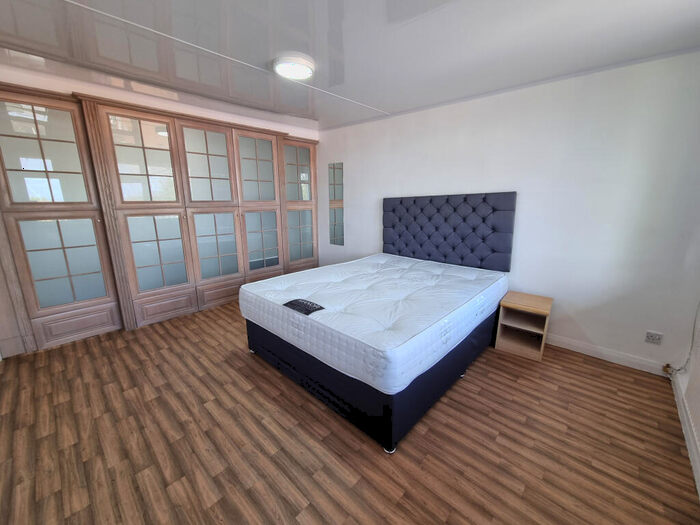 2 Bedroom Apartment To Rent In Plymouth Grove, Manchester, M13