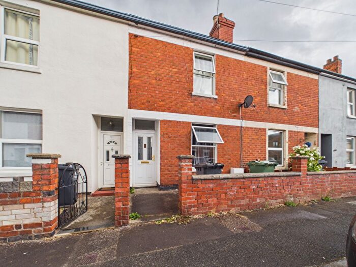 3 Bedroom Terraced House For Sale In Highworth Road, Gloucester, GL1