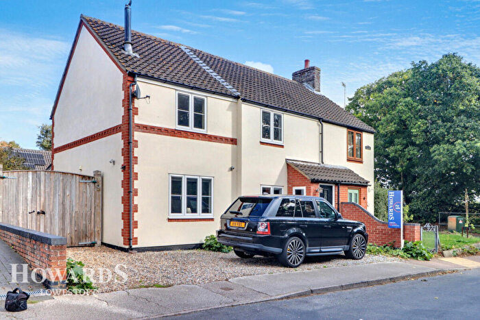 5 Bedroom Semi-Detached House For Sale In Short Road, Lowestoft, NR32